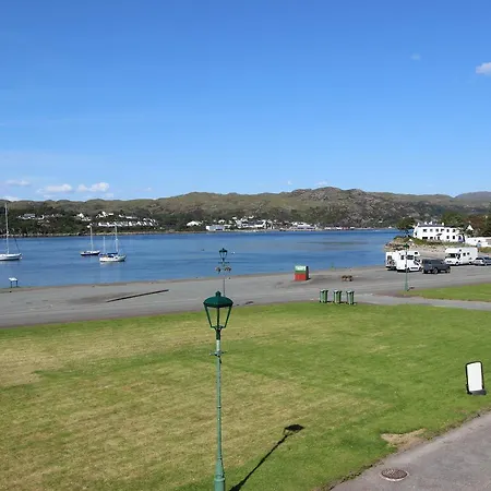 Skye Backpackers-2